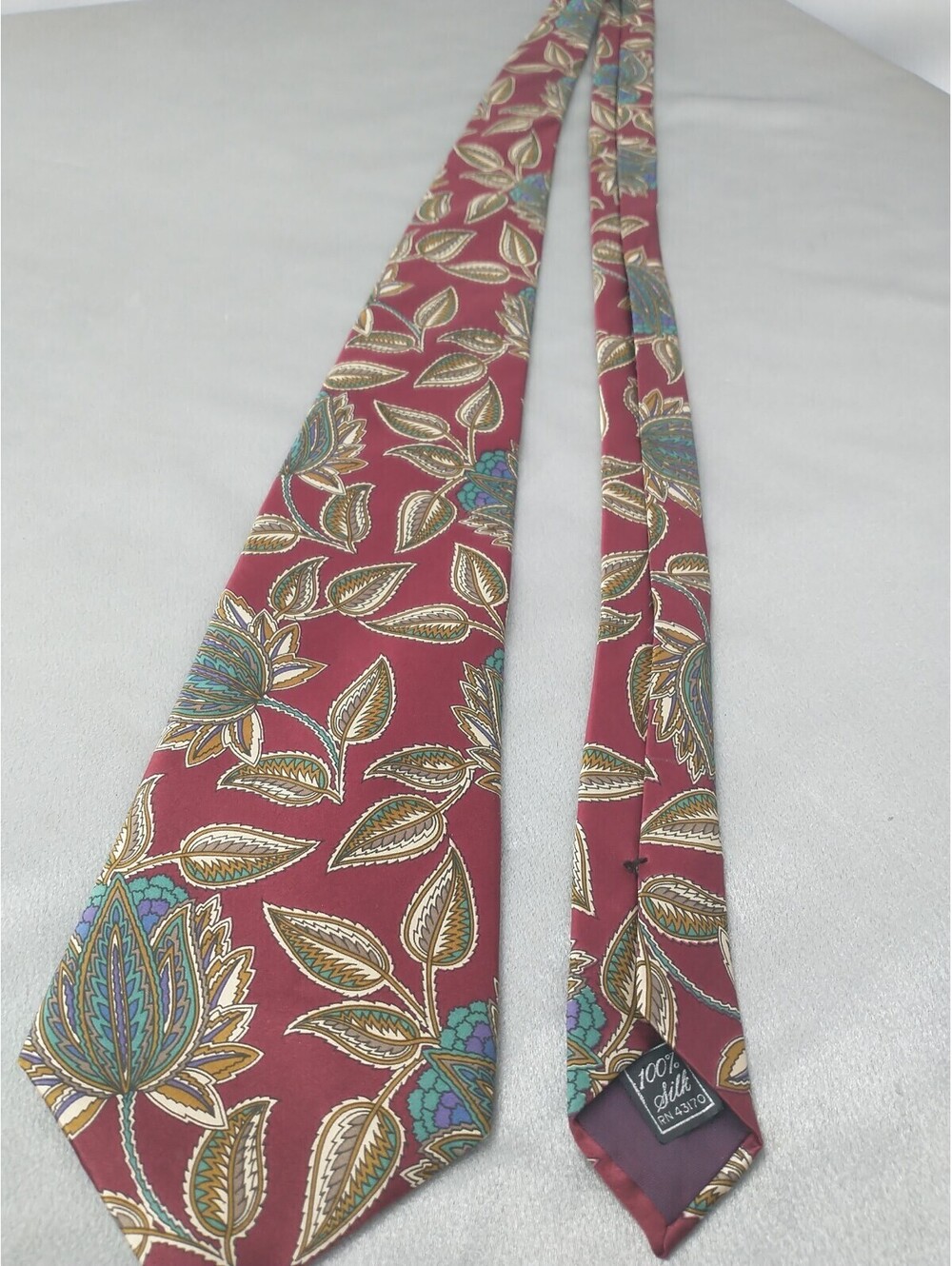 surrey tie, 100%silk, Floral Design